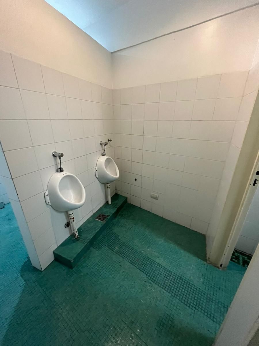 SE VENDE OFICINA DE 320 M2 EN BALVANERA - 24