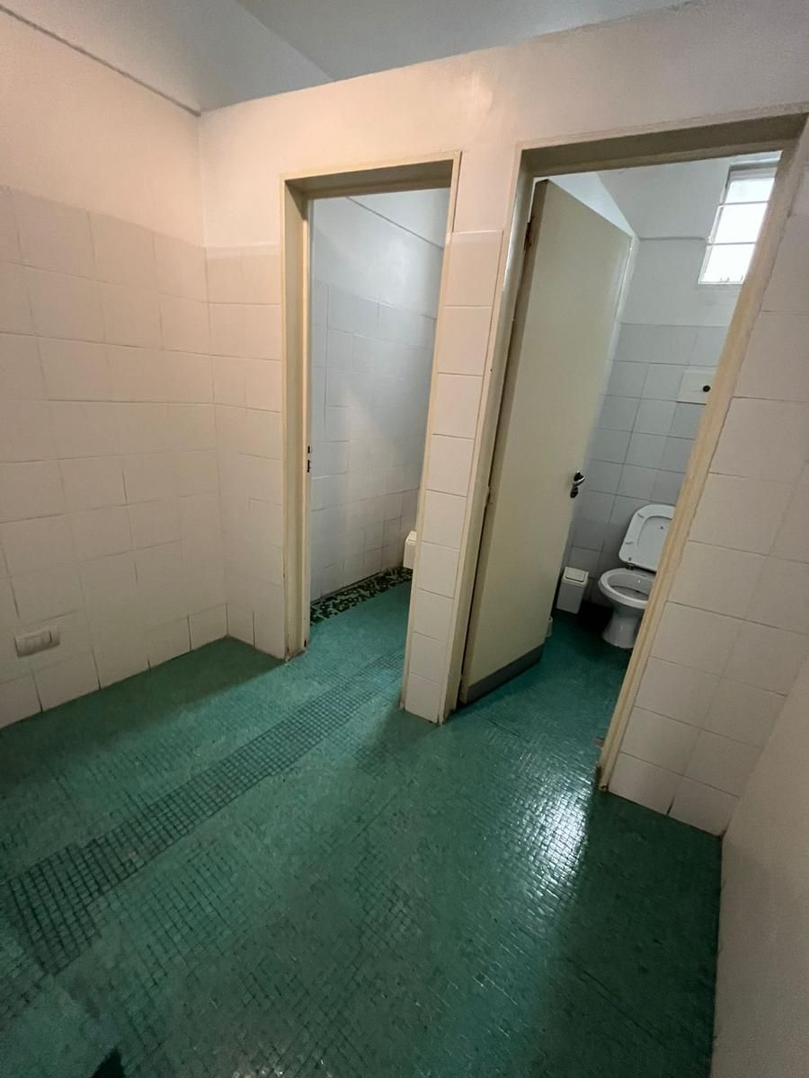 SE VENDE OFICINA DE 320 M2 EN BALVANERA - 25