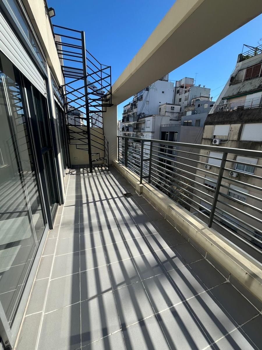 SE VENDE DPTO 3 AMB. CON COCHERA Y TERRAZA AL FRENTE - 4