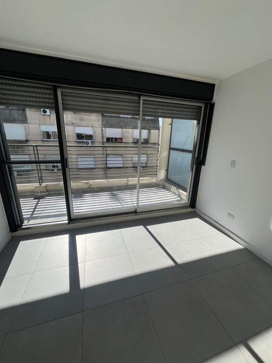 SE VENDE DPTO 3 AMB. CON COCHERA Y TERRAZA AL FRENTE - 12