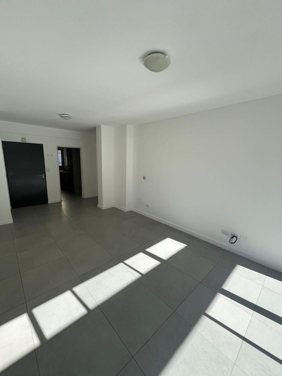 SE VENDE DPTO 3 AMB. CON COCHERA Y TERRAZA AL FRENTE - 18