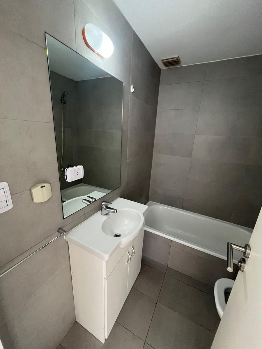 SE VENDE DPTO 3 AMB. CON COCHERA Y TERRAZA AL FRENTE - 30
