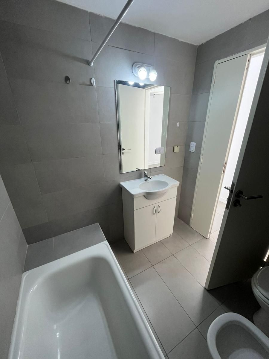 SE VENDE DPTO 3 AMB. CON COCHERA Y TERRAZA AL FRENTE - 33