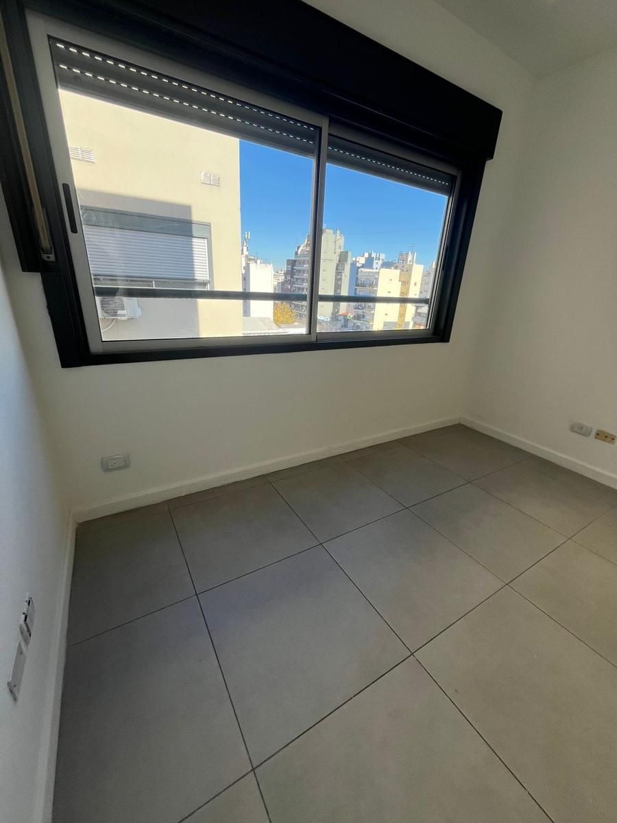 SE VENDE DPTO 3 AMB. CON COCHERA Y TERRAZA AL FRENTE - 35