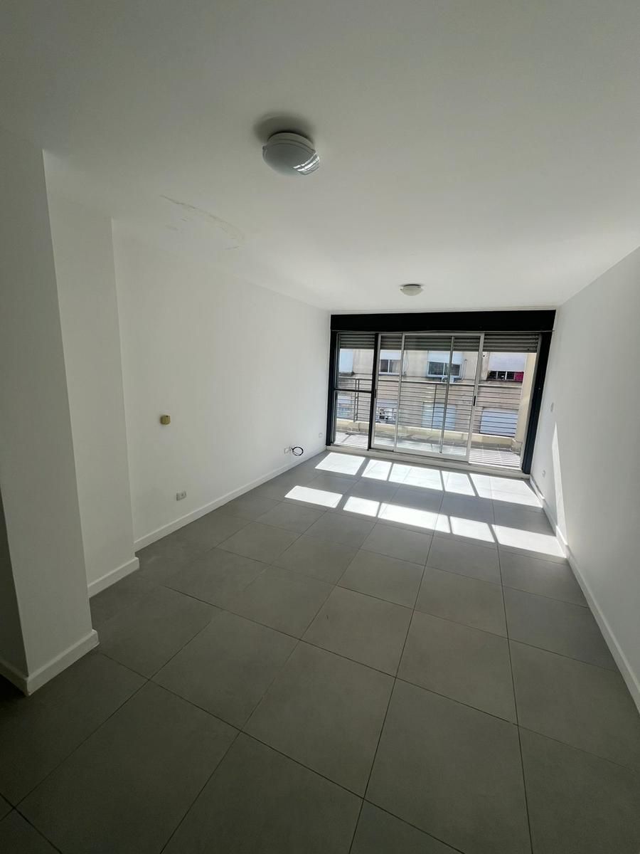 SE VENDE DPTO 3 AMB. CON COCHERA Y TERRAZA AL FRENTE - 36