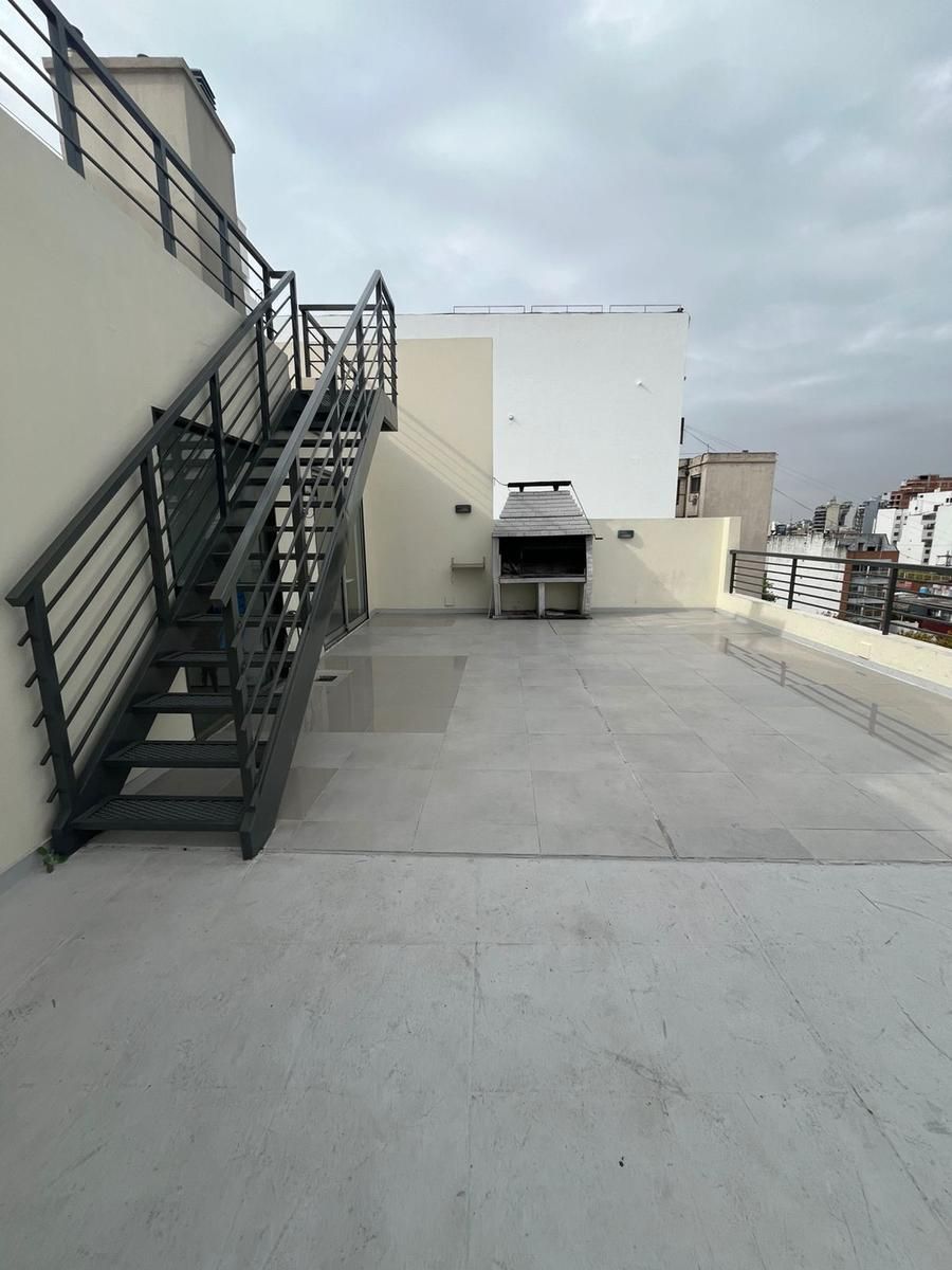 SE VENDE DPTO 3 AMB. CON COCHERA Y TERRAZA AL FRENTE - 39