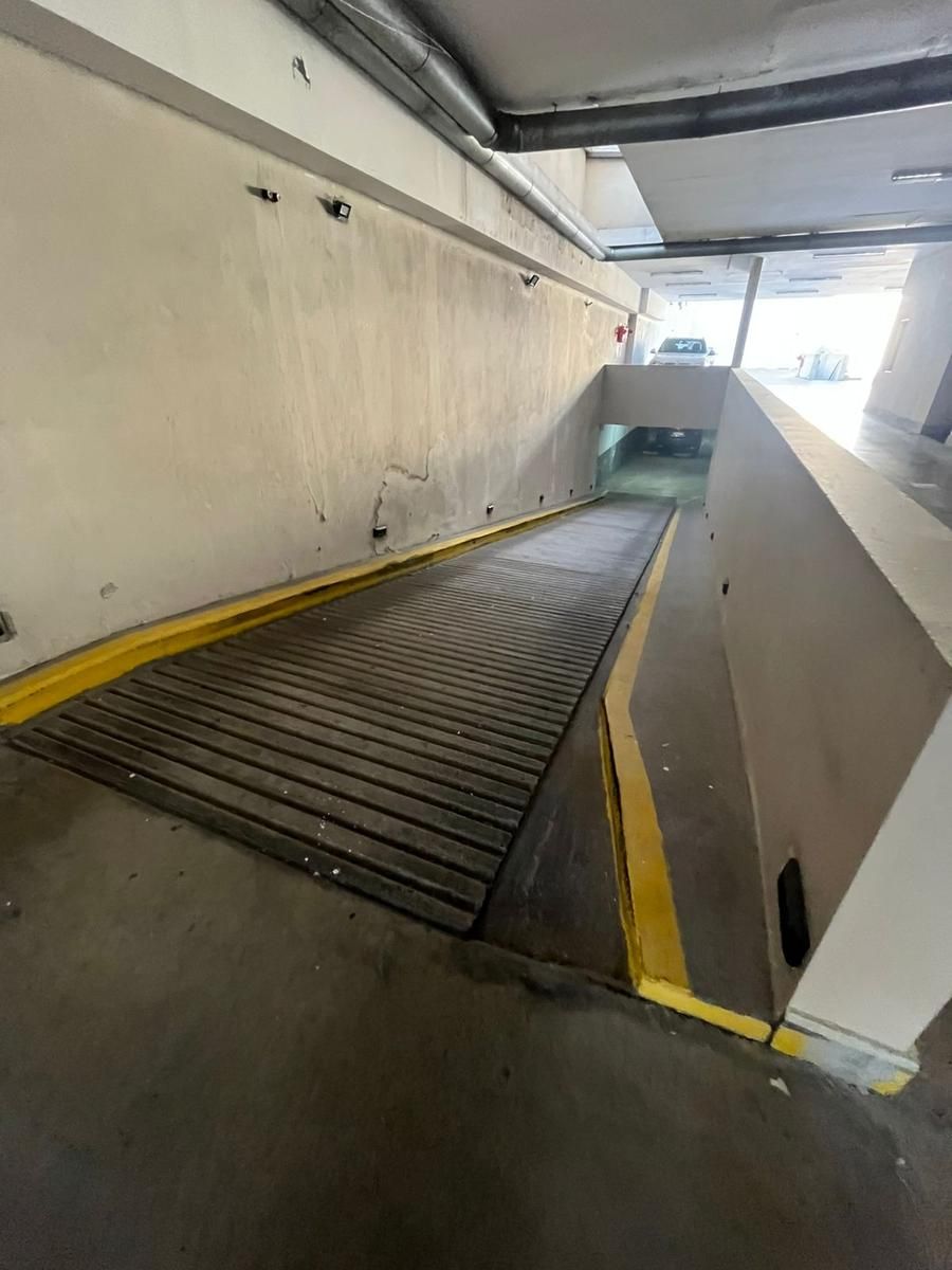 SE VENDE DPTO 3 AMB. CON COCHERA Y TERRAZA AL FRENTE - 46