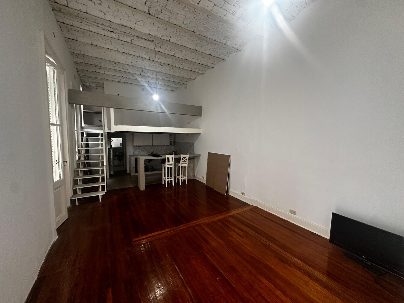 SE VENDE CUATRO AMB. RECICLADO A UNA CUADRA DE PLAZA CONGRESO - 2