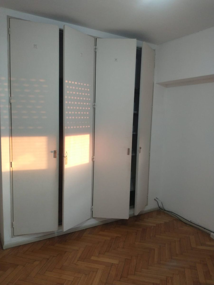 SE VENDE DPTO 4 AMB. AL FRENTE CON BALCON EN MONTE CASTRO - 3