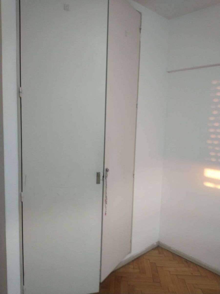 SE VENDE DPTO 4 AMB. AL FRENTE CON BALCON EN MONTE CASTRO - 4