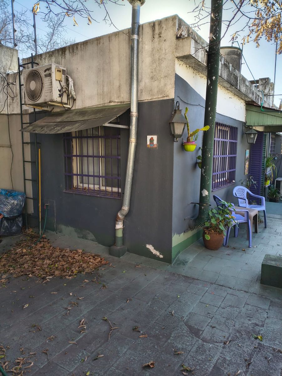 SE VENDE CASA CON COCHERA TERRAZA Y SALON EN FLORESTA - 26