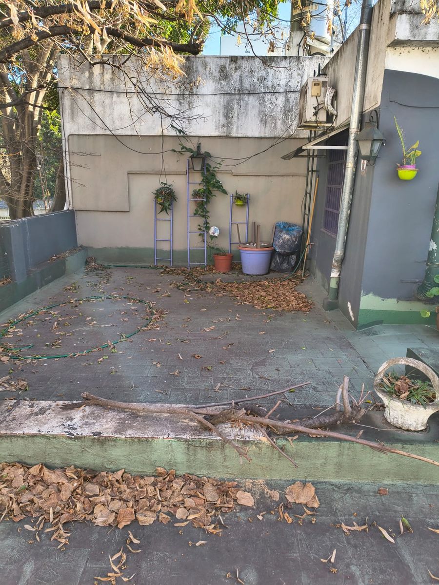 SE VENDE CASA CON COCHERA TERRAZA Y SALON EN FLORESTA - 27
