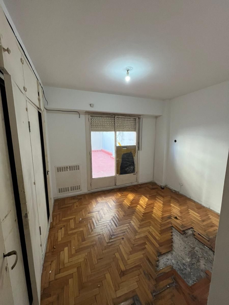 SE VENDE DPTO 4 AMB. CON TERRAZA A RECICLAR — foto 2