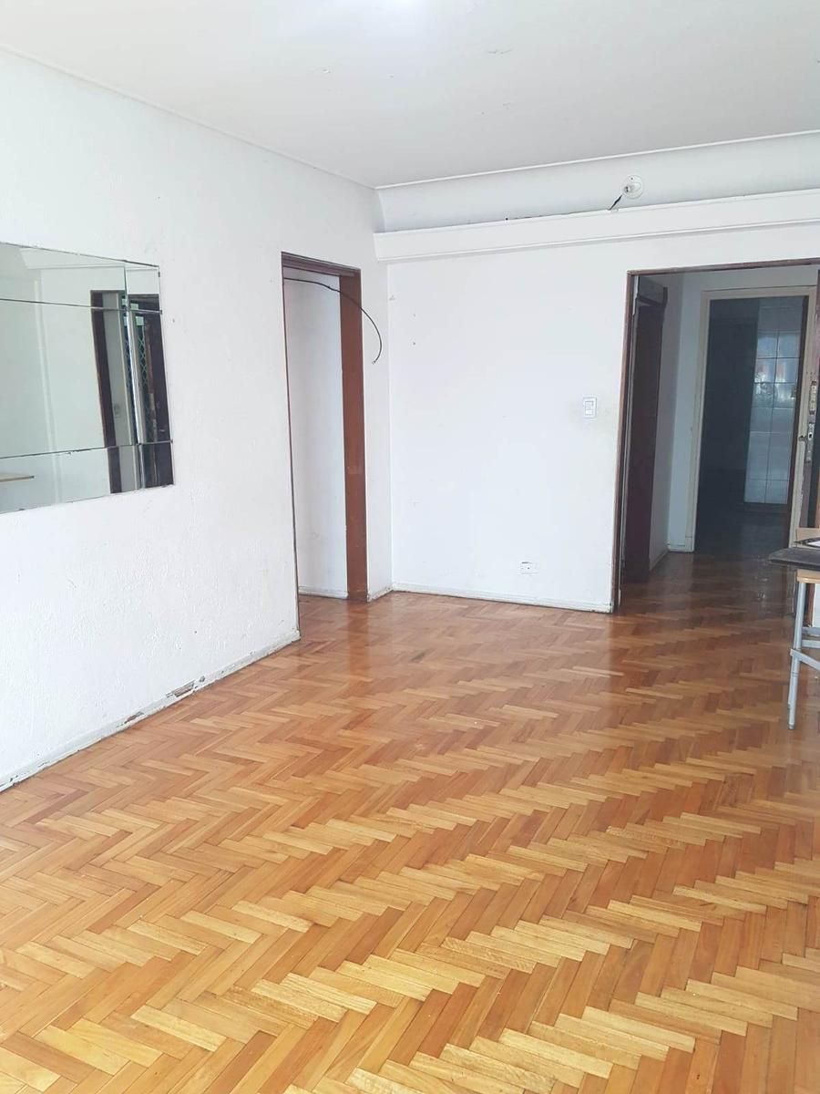 SE VENDE DPTO 4 AMB. CON TERRAZA A RECICLAR — foto 4