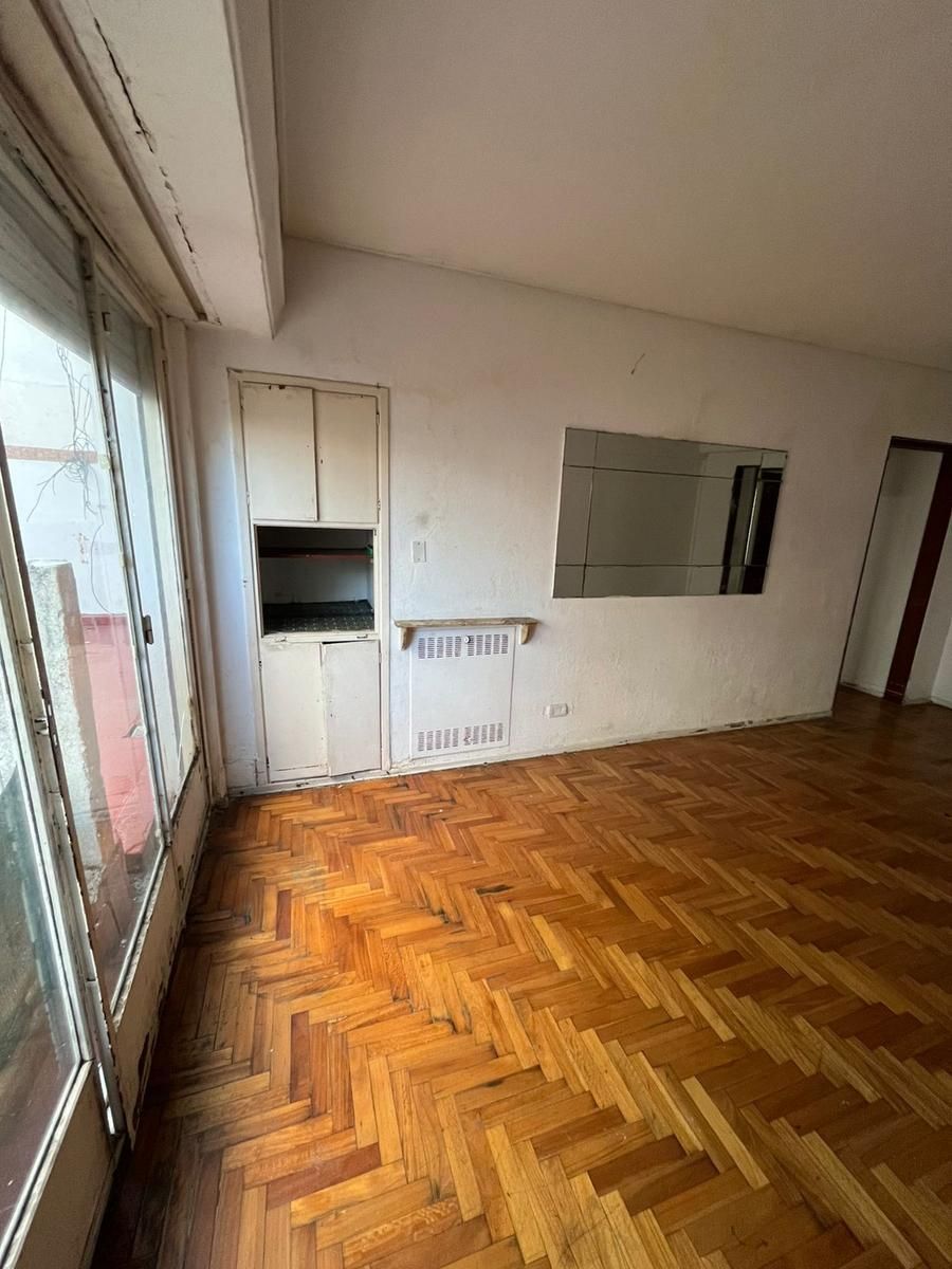 SE VENDE DPTO 4 AMB. CON TERRAZA A RECICLAR — foto 9