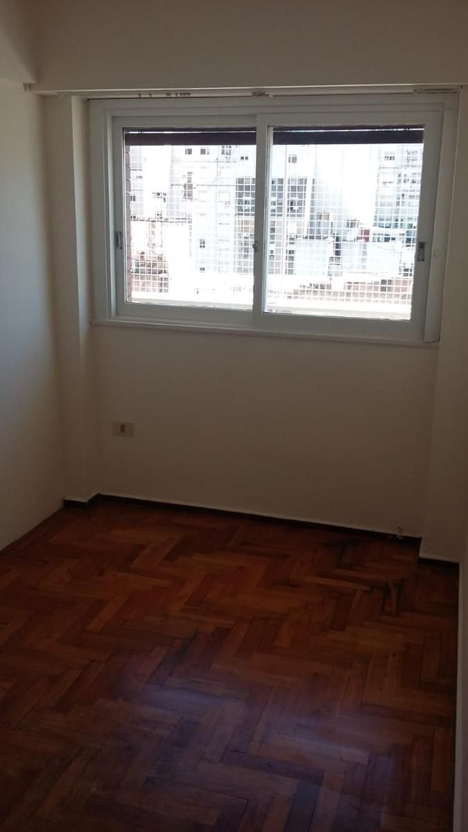 SE VENDE DPTO 4 AMB. AL FRENTE CON BALCON - 10