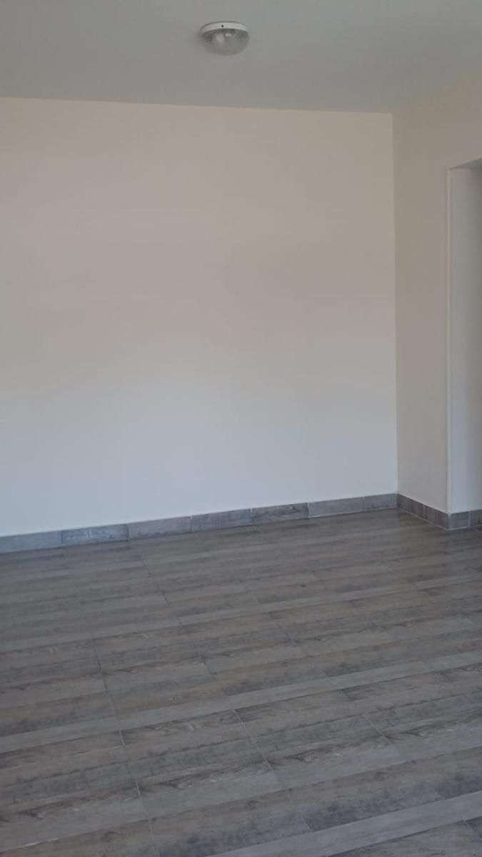 SE VENDE DPTO 4 AMB. AL FRENTE CON BALCON - 12
