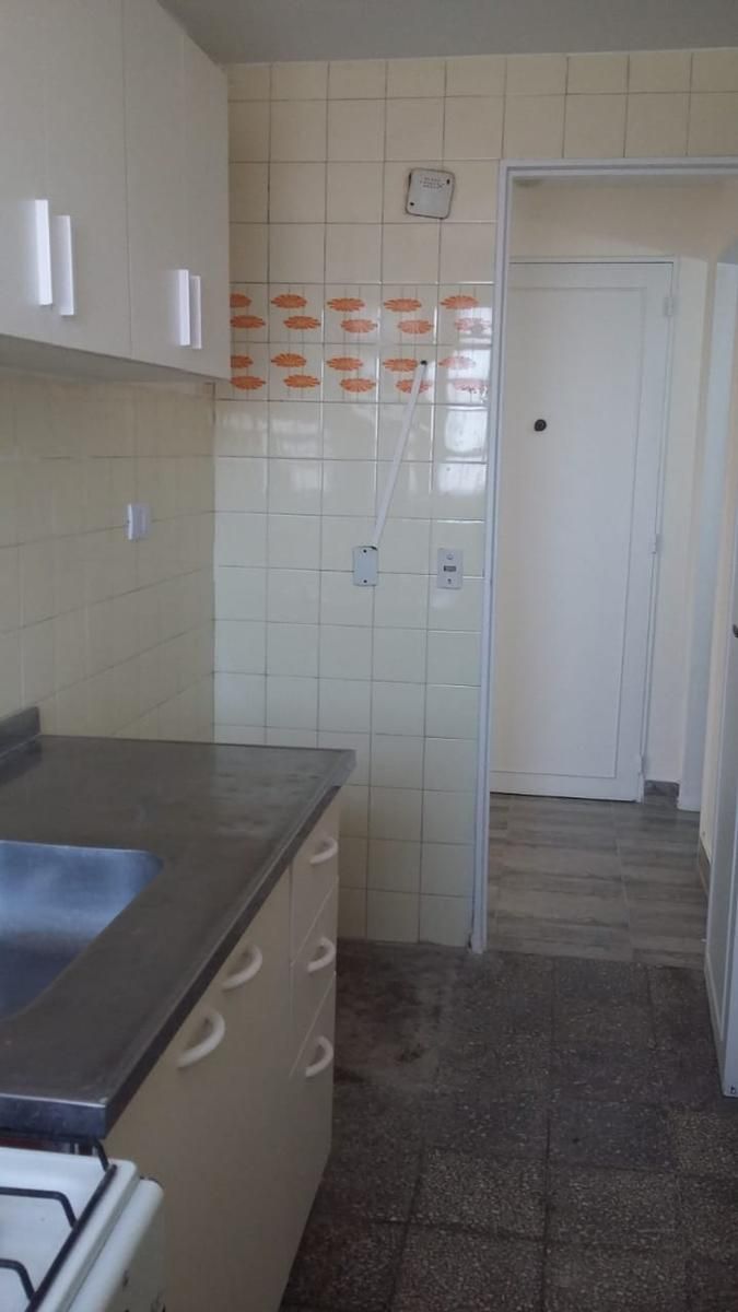 SE VENDE DPTO 4 AMB. AL FRENTE CON BALCON - 18