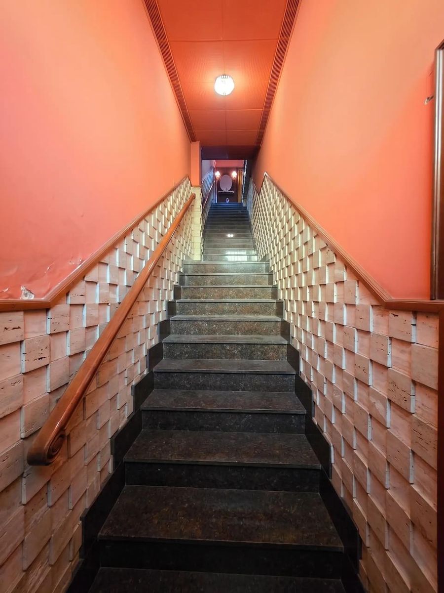 SE VENDE Galpón/Depósito + Dpto en planta alta. en LOMAS DEL MIRADOR - 10