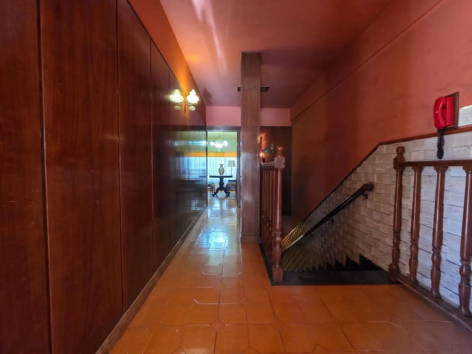 SE VENDE Galpón/Depósito + Dpto en planta alta. en LOMAS DEL MIRADOR - 11