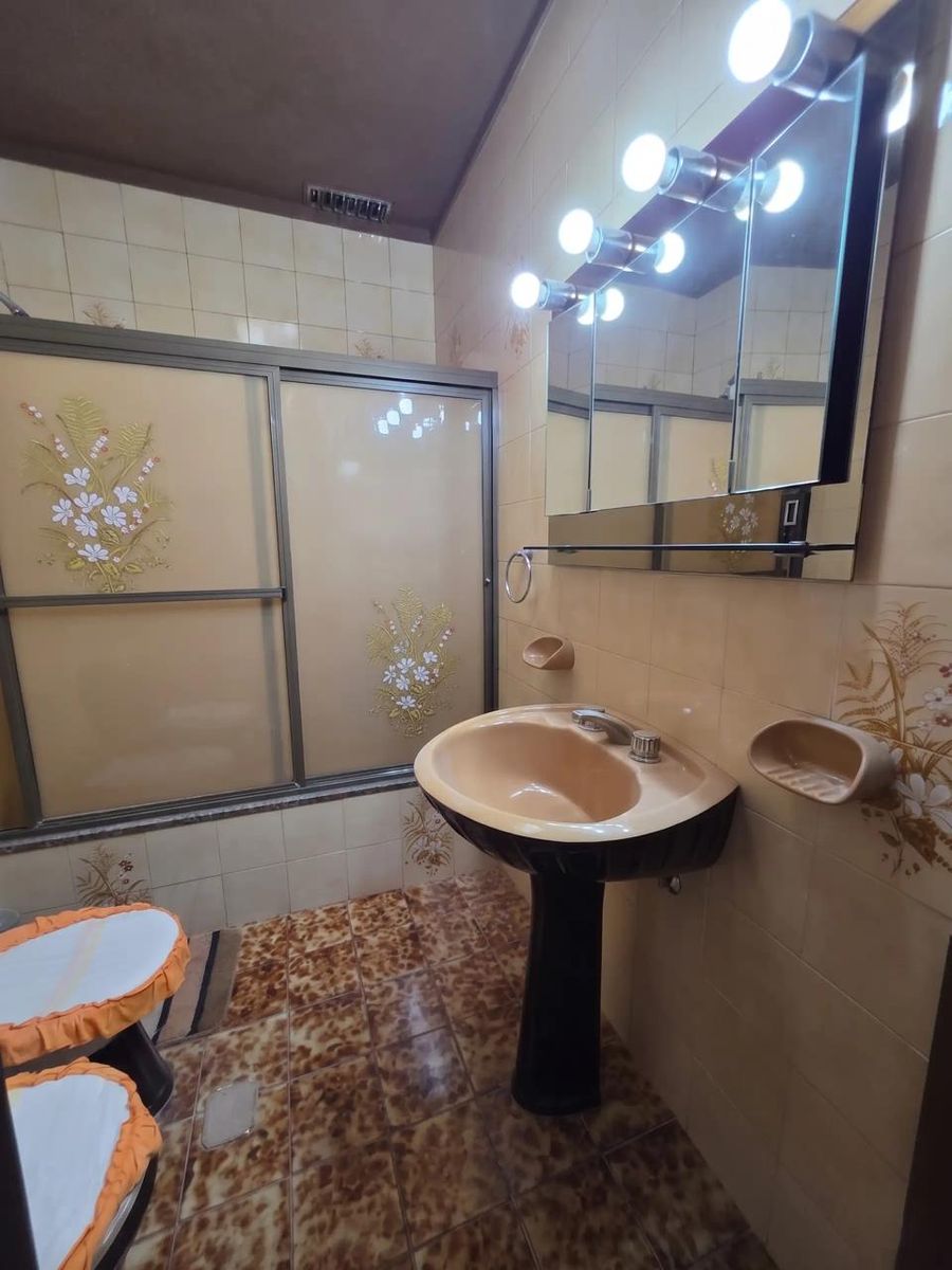 SE VENDE Galpón/Depósito + Dpto en planta alta. en LOMAS DEL MIRADOR - 14