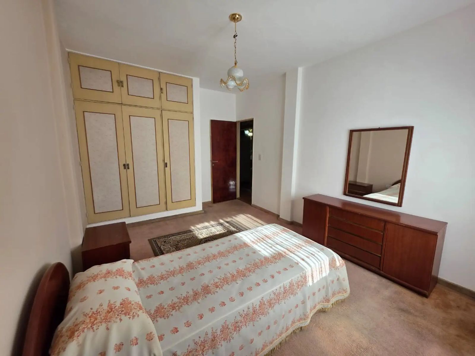 SE VENDE Galpón/Depósito + Dpto en planta alta. en LOMAS DEL MIRADOR - 21