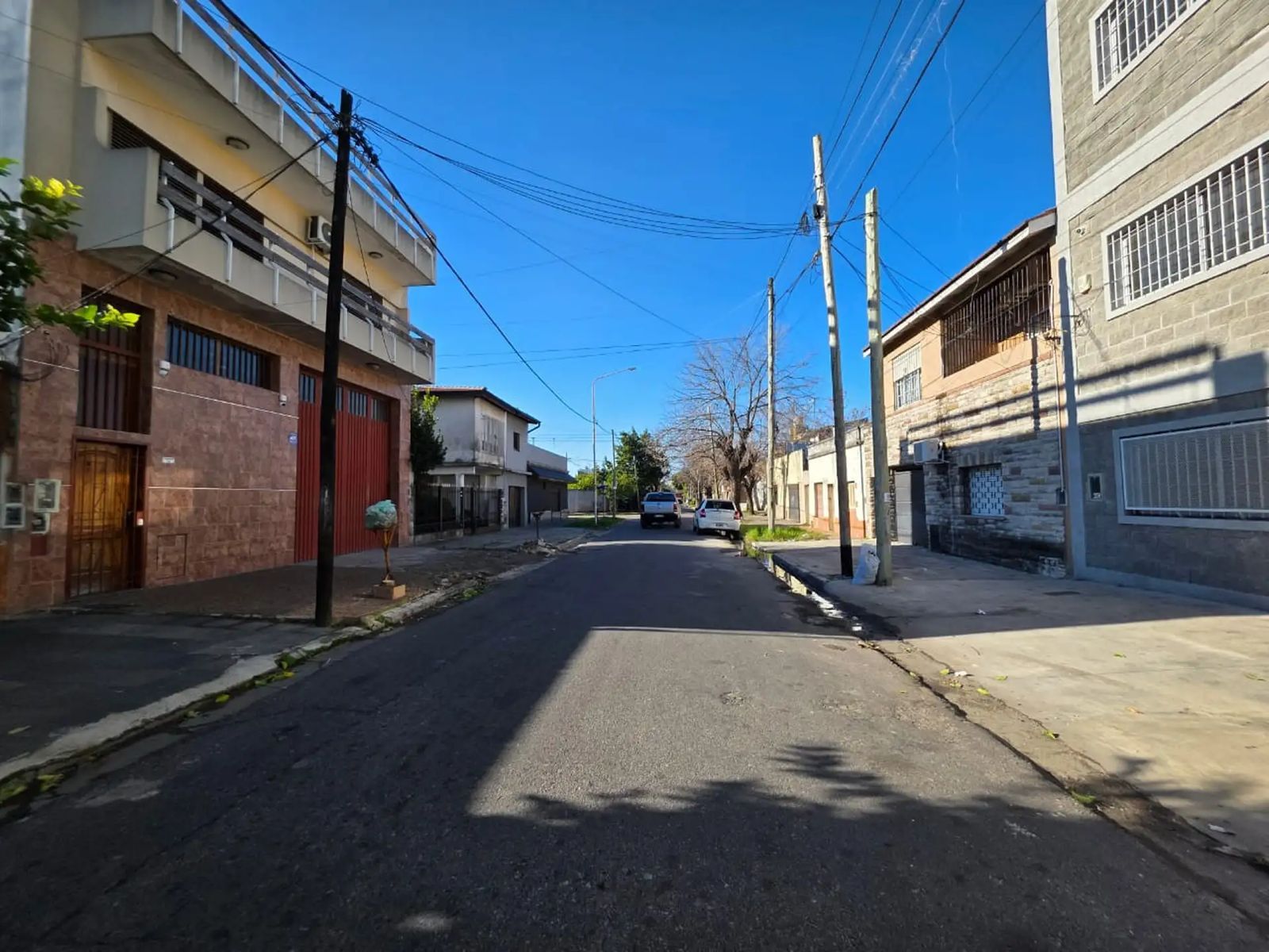 SE VENDE Galpón/Depósito + Dpto en planta alta. en LOMAS DEL MIRADOR - 33