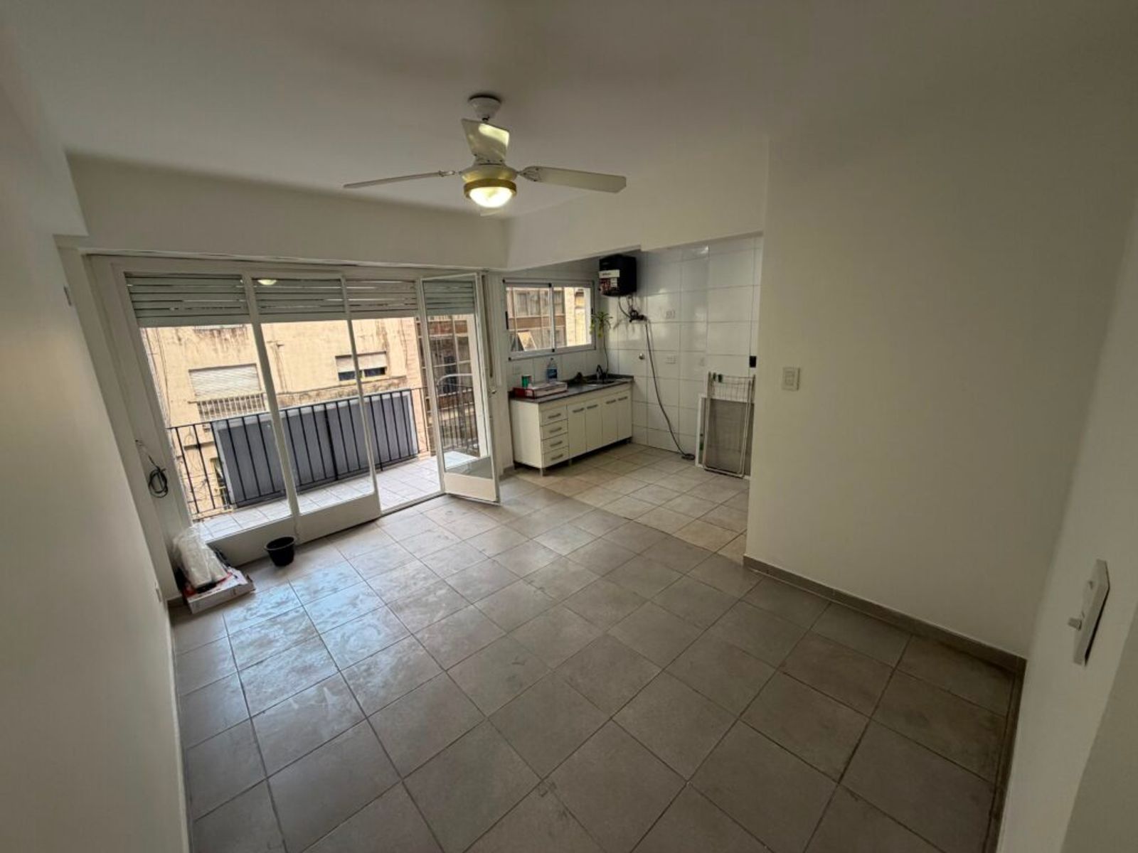 SE VENDE 3 AMB. CON BALCON AL FRENTE EN RECOLETA - 8