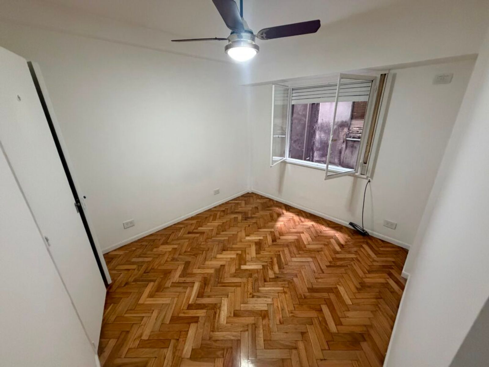SE VENDE 3 AMB. CON BALCON AL FRENTE EN RECOLETA - 10
