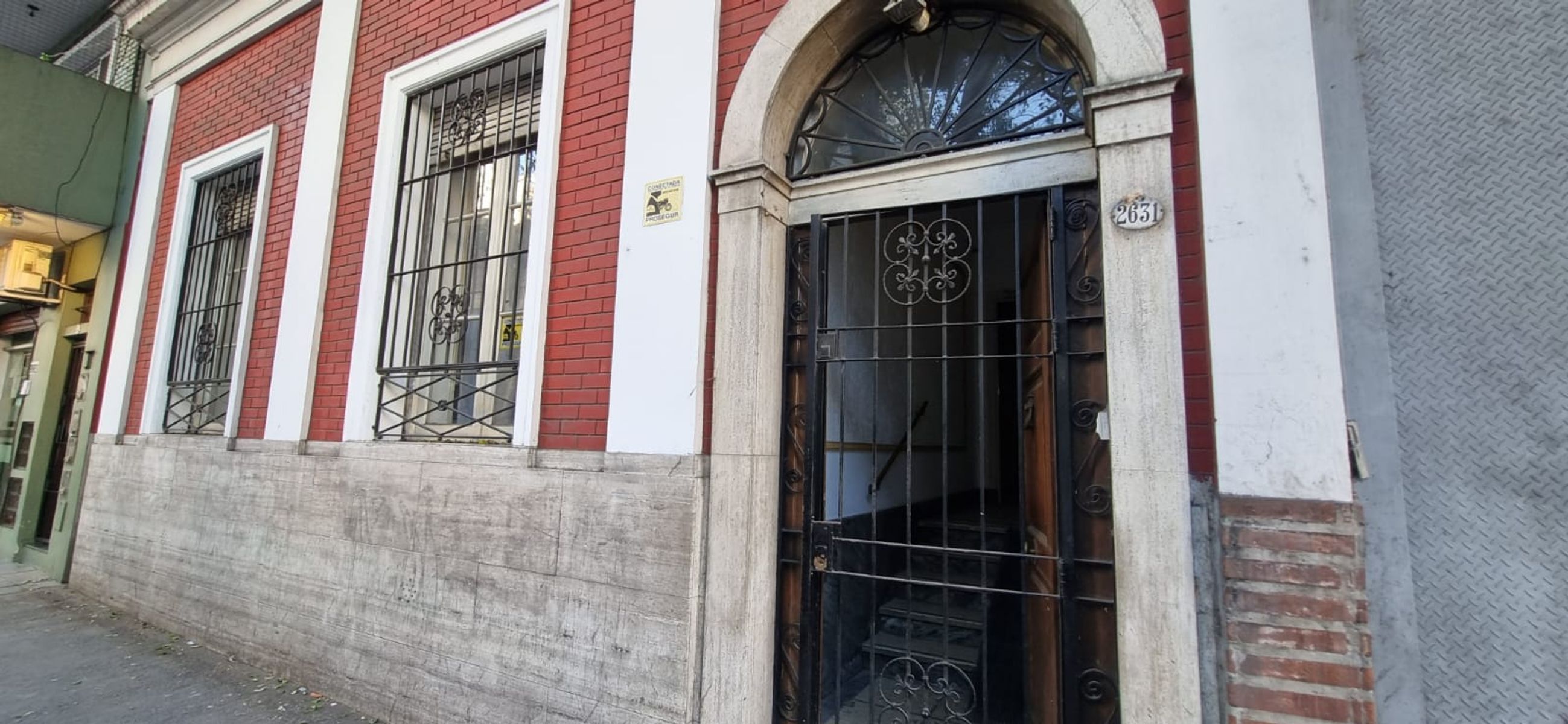 CASA CON TERRENO PROPIO EN BALVANERA - 1