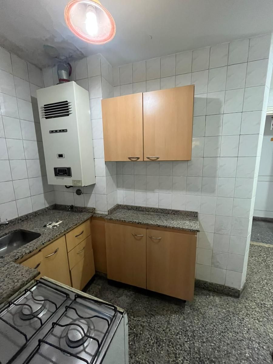SE VENDE DPTO 3 AMB. CON DEP. EN BALVANERA - 25