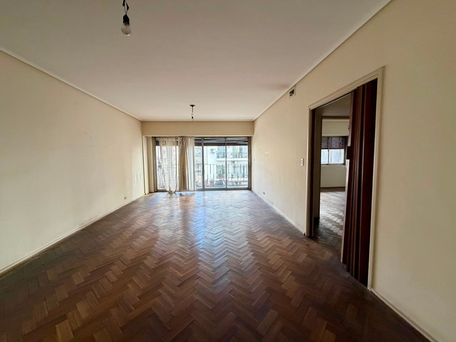 SE VENDE DPTO 4 AMB. CON COCHERA EN RECOLETA - 2
