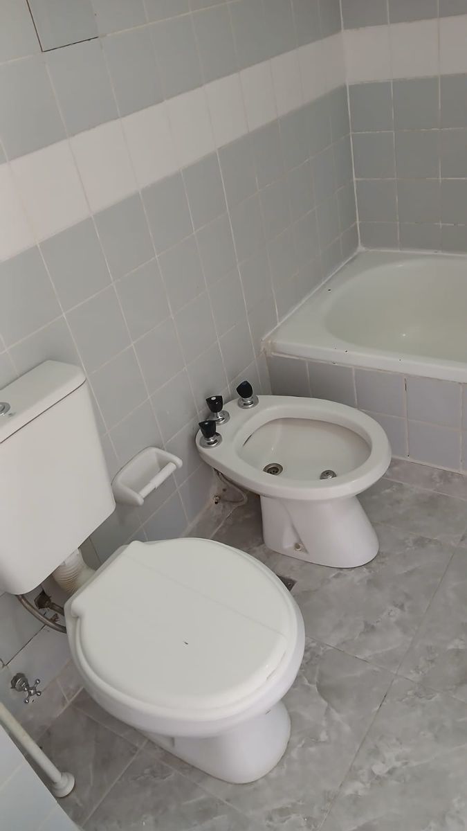 SE VENDE DPTO 3 AMB. CON BALCON EN BALVANERA - 11