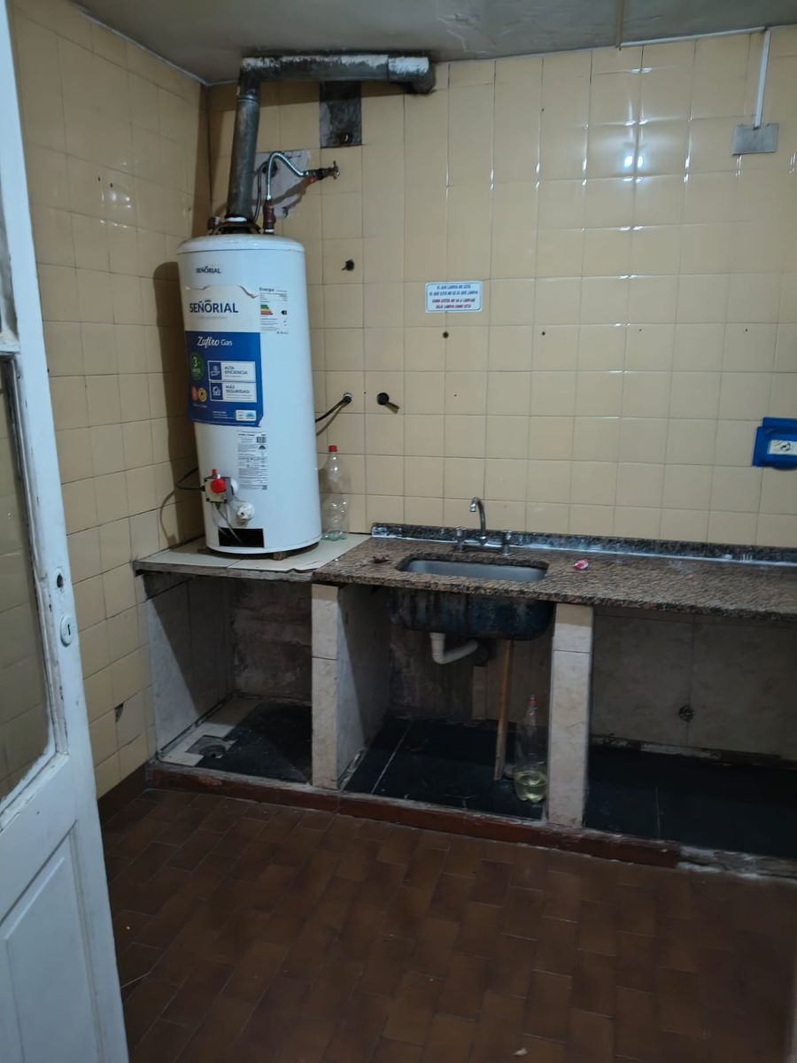 SE ALQUILA 7 AMB. SIN EXPENSAS EN FLORESTA - 10