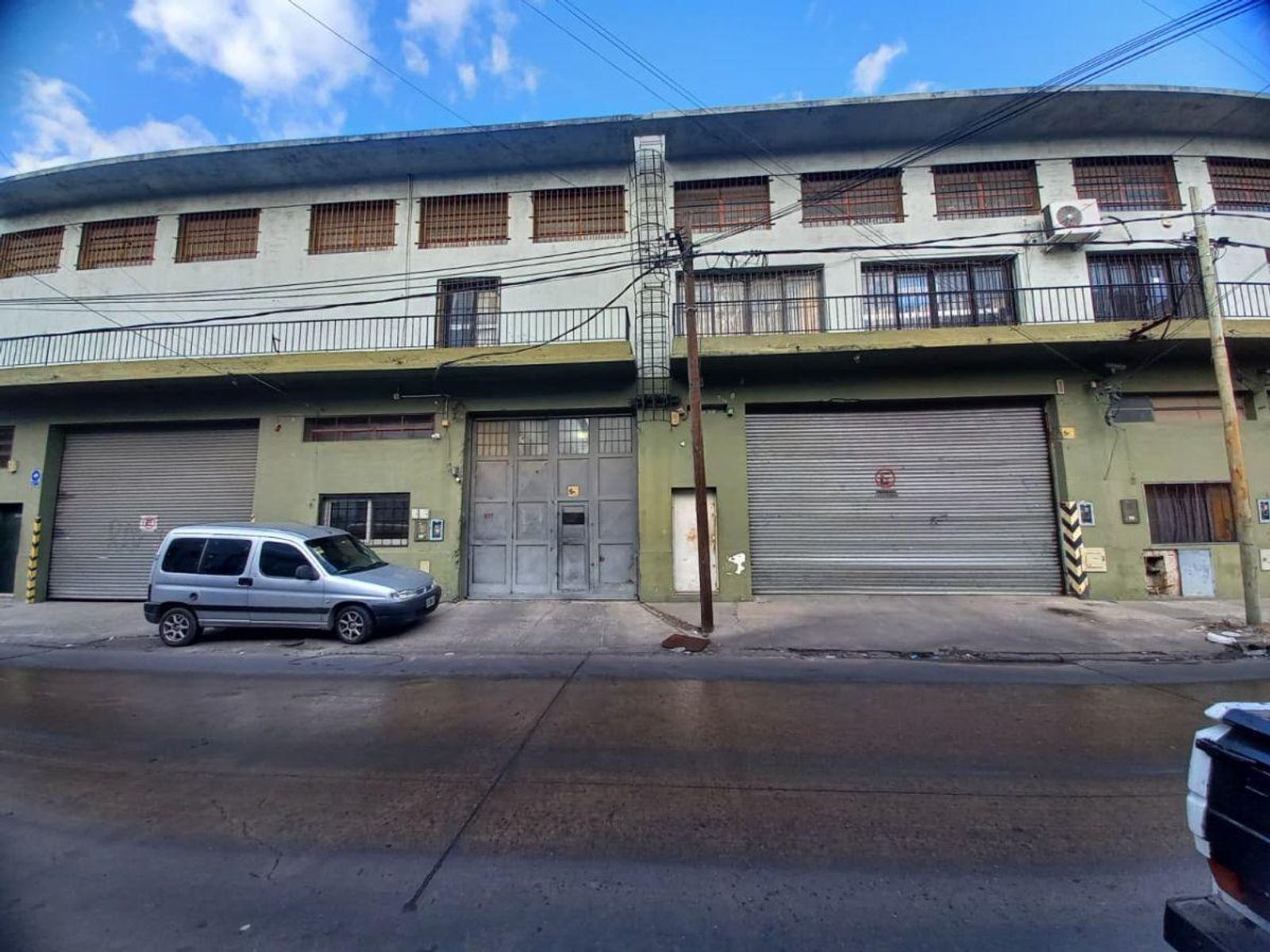 SE ALQUILA DEPOSITO 1800 M2 EN VILLA MADERO - 2