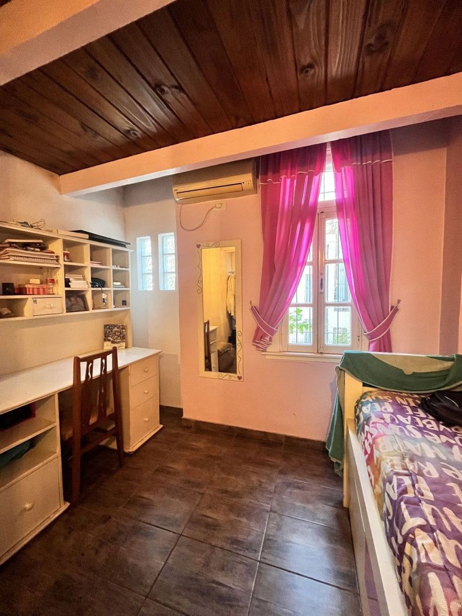 SE VENDE CASA 4 AMB. EN FLORES - 13