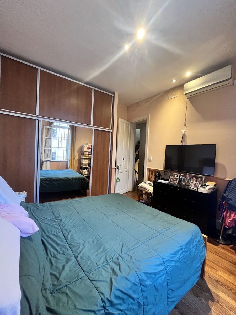 SE VENDE CASA 4 AMB. EN FLORES - 20