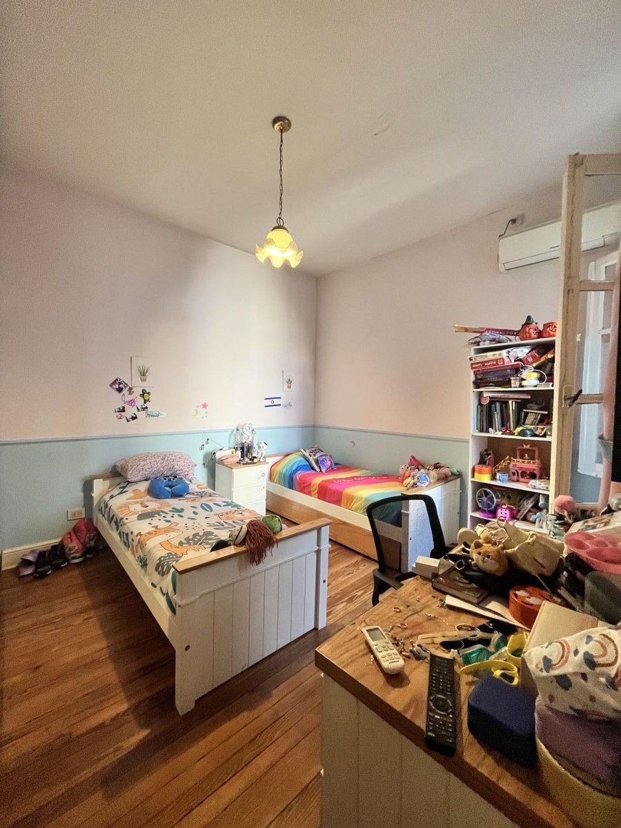 SE VENDE CASA 4 AMB. EN FLORES - 22