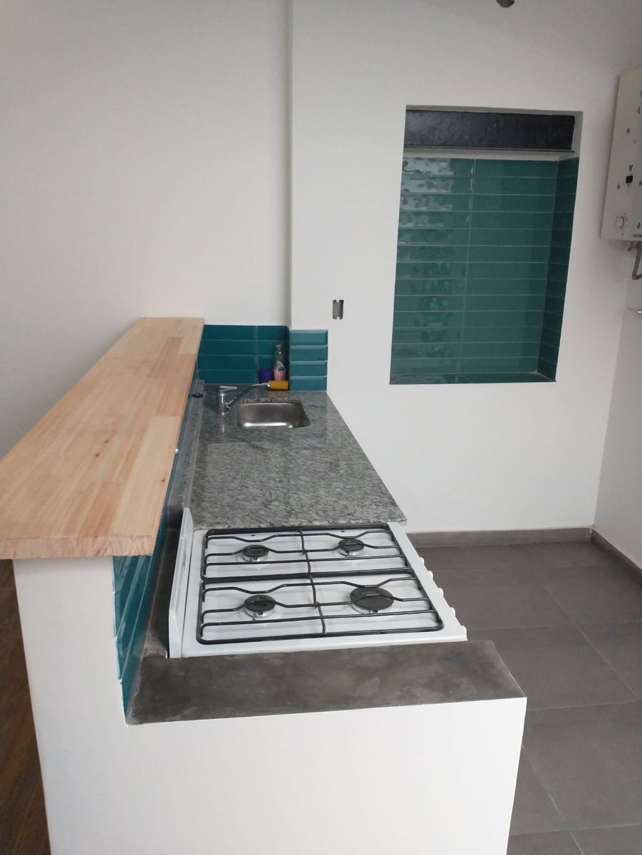SE VENDE PH 2 AMB. GRANDE . CON PATIO Y ESPACIO AEREO PROPIO EN VILLA LURO - 4