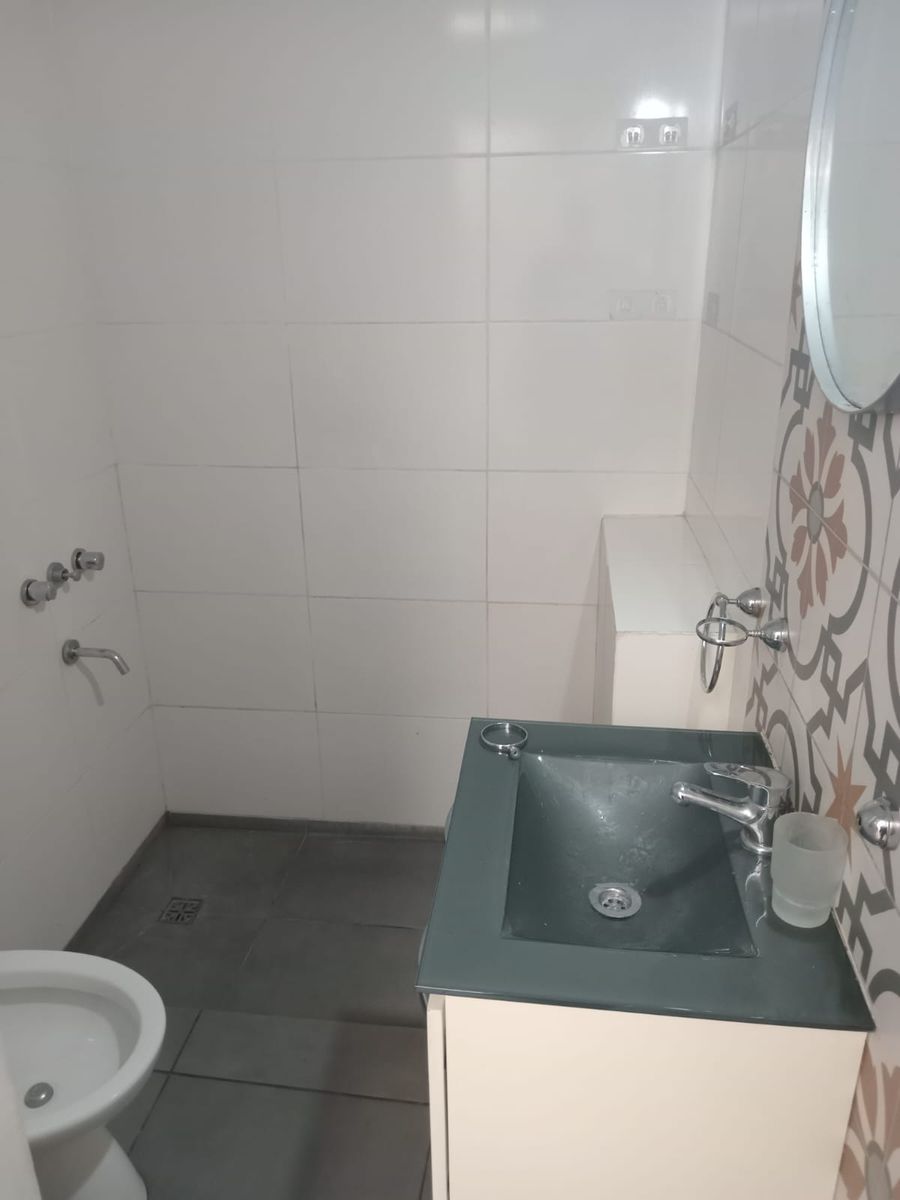 SE VENDE PH 2 AMB. GRANDE . CON PATIO Y ESPACIO AEREO PROPIO EN VILLA LURO - 9