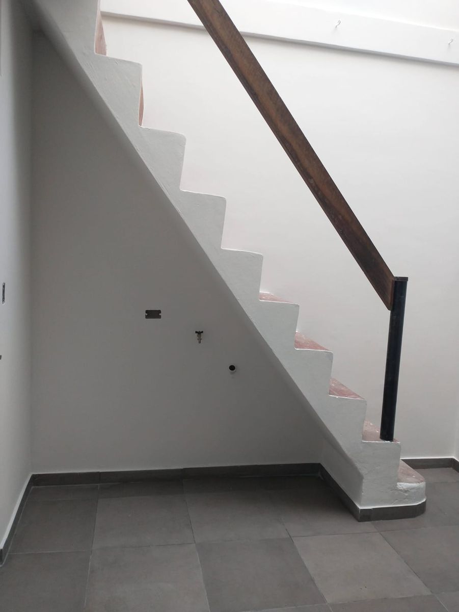 SE VENDE PH 2 AMB. GRANDE . CON PATIO Y ESPACIO AEREO PROPIO EN VILLA LURO - 10