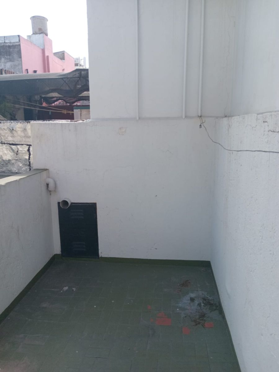 SE VENDE PH 2 AMB. GRANDE . CON PATIO Y ESPACIO AEREO PROPIO EN VILLA LURO - 12