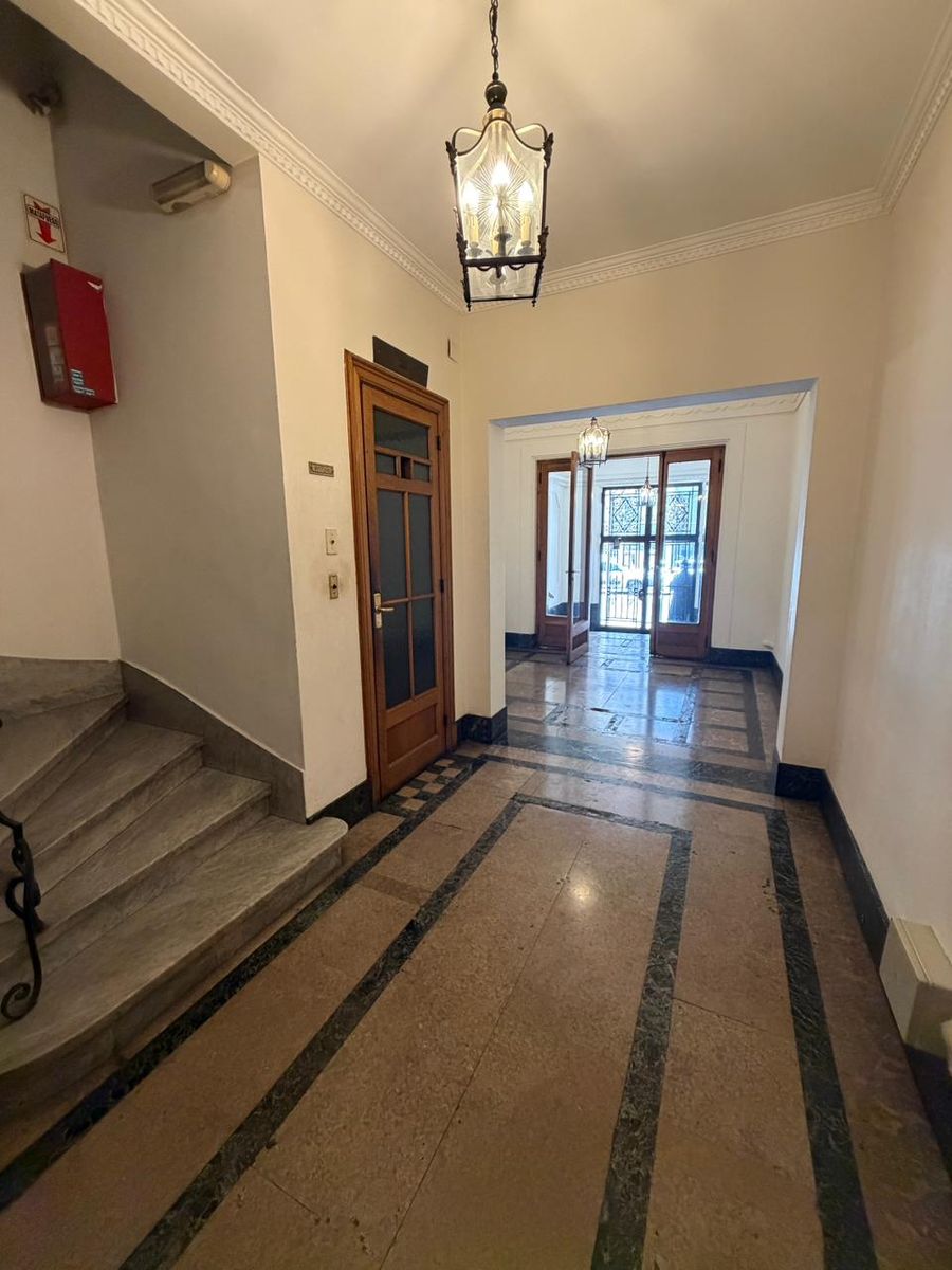 SE VENDE PISO 6 AMB APTO PROF. EN TRIBUNALES — foto 7