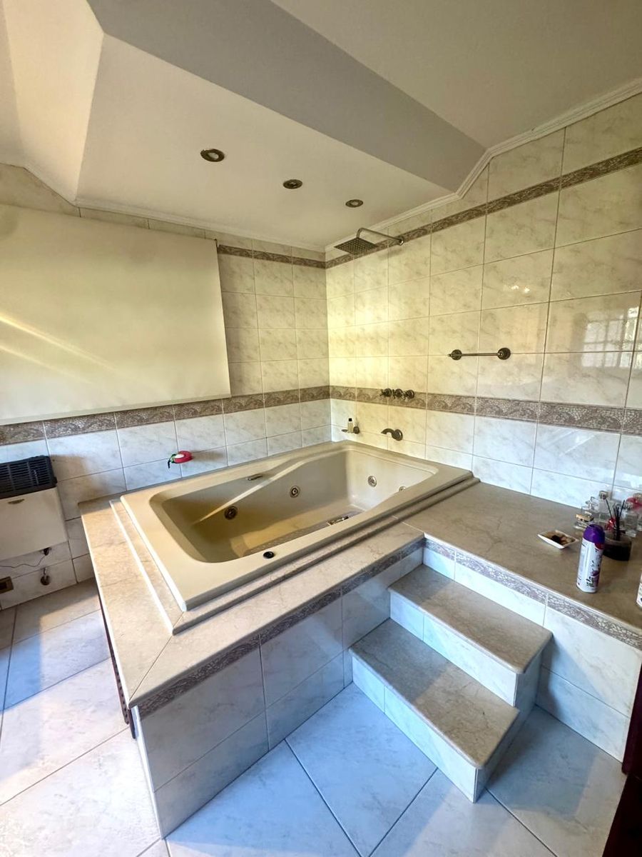 SE VENDE CASA SOBRE LOTE DE 1400 MTS BARRIO PARQUE SAN IGNACIO EN SAN MIGUEL - 20