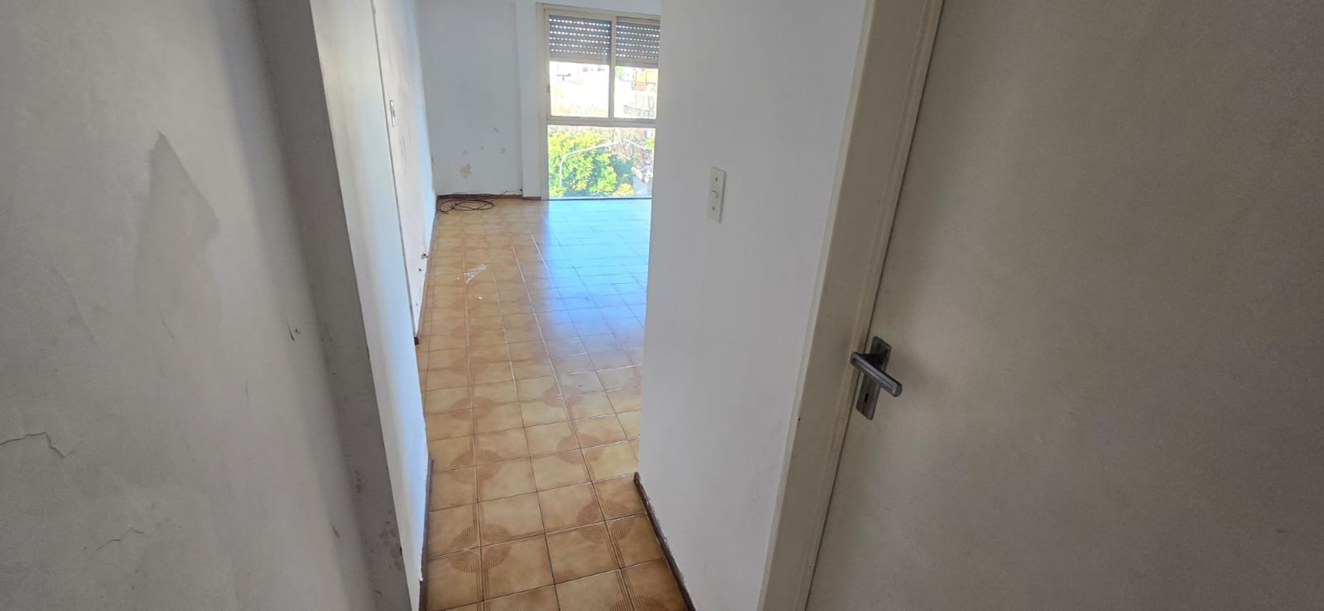 SE VENDE DPTO 2 AMB. AL FRENTE CON BALCON — foto 7