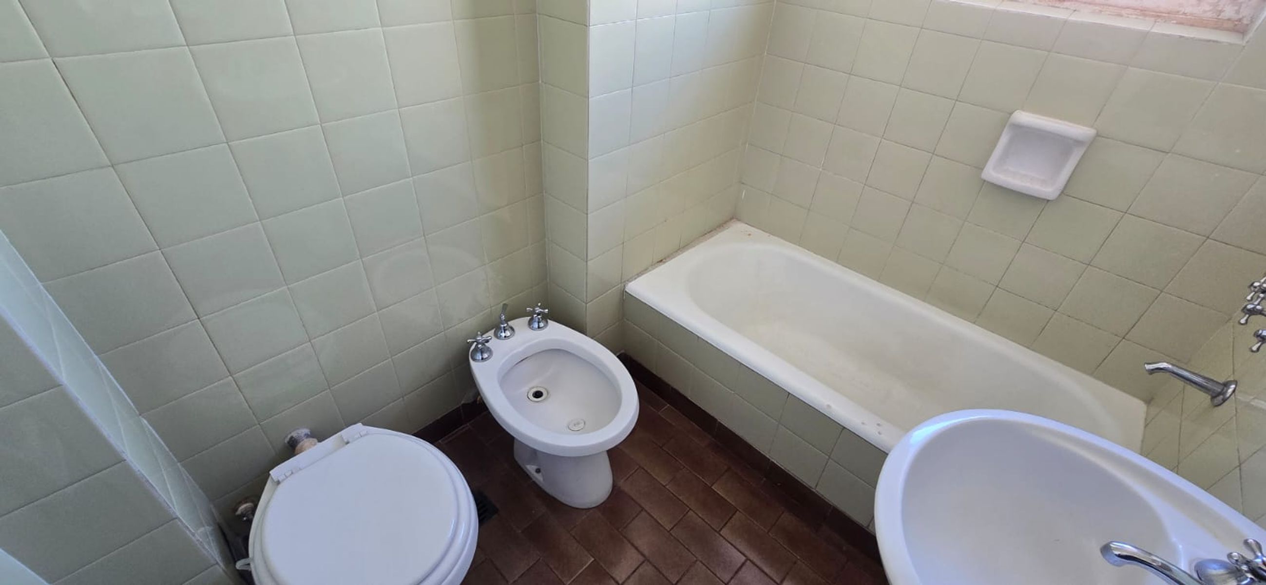 SE VENDE DPTO 2 AMB. AL FRENTE CON BALCON — foto 9