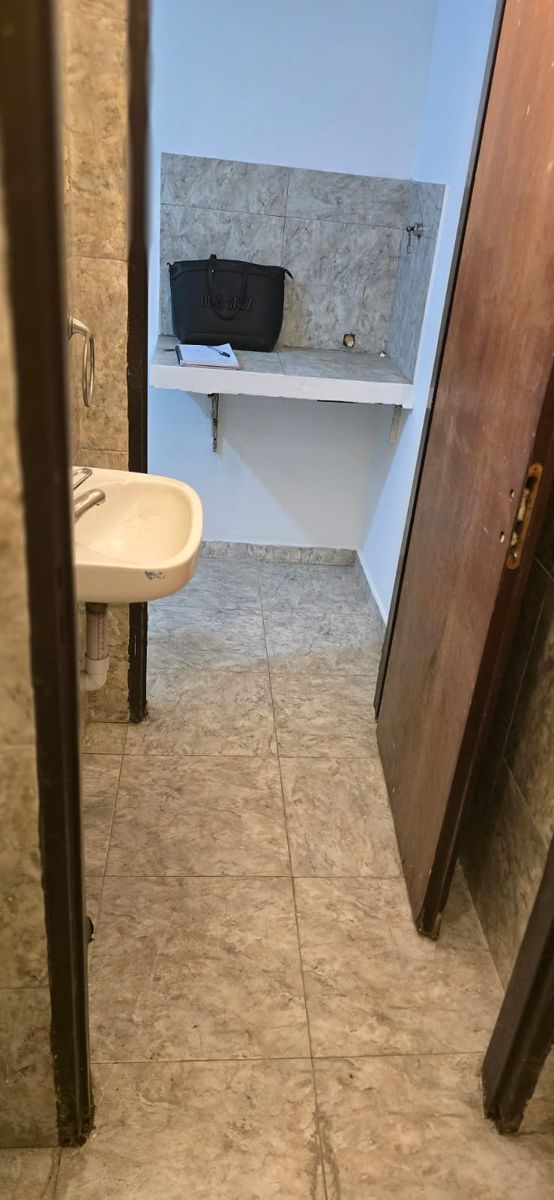 SE ALQUILA LOCAL EN LOMAS DEL MIRADOR — foto 7