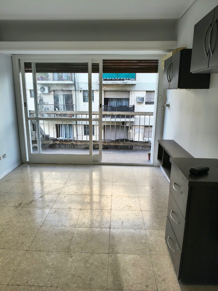 SE ALQUILA DPTO 3 AMB. AL FRENTE CON BALCON EN FLORESTA