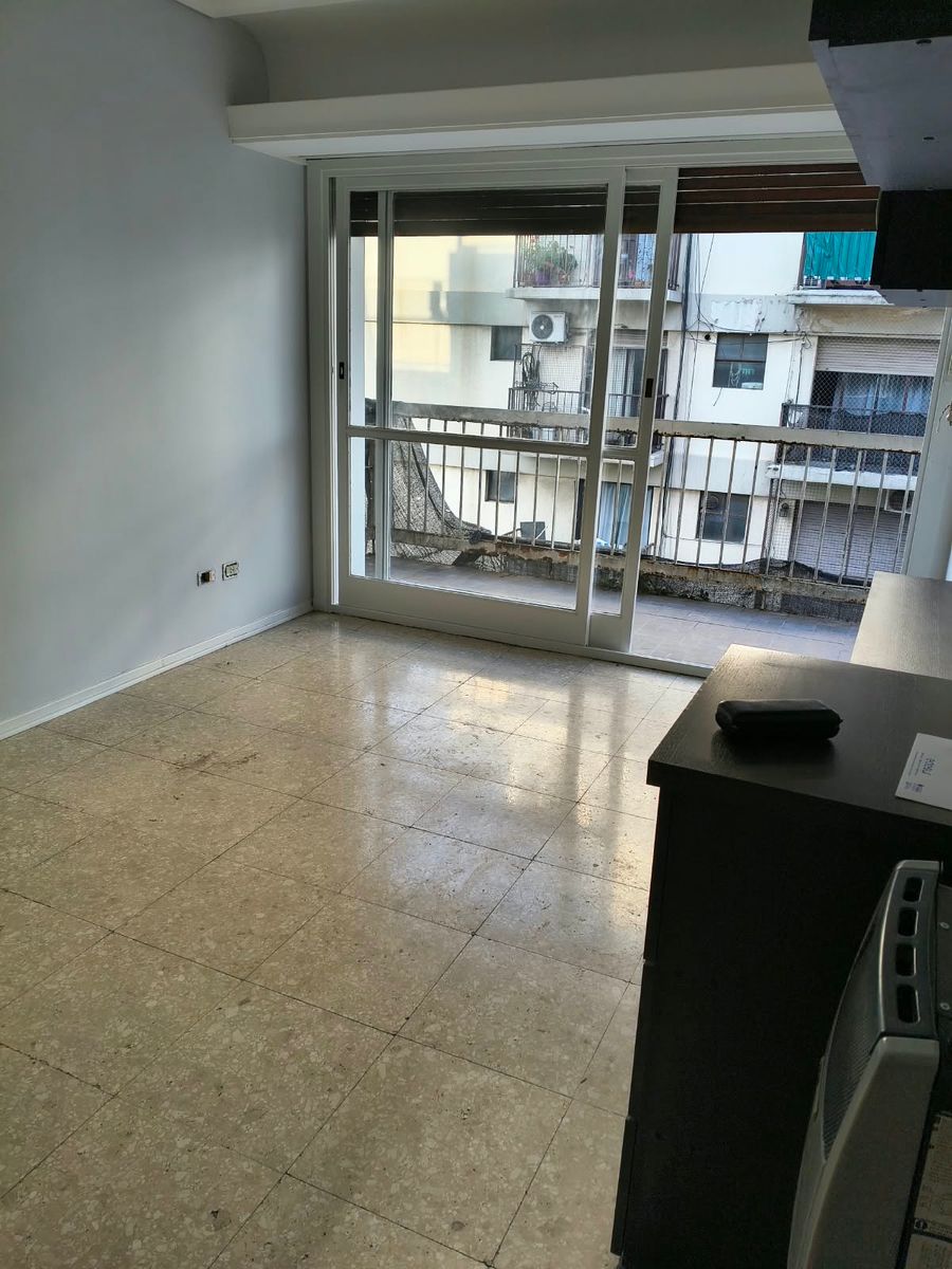 SE ALQUILA DPTO 3 AMB. AL FRENTE CON BALCON EN FLORESTA — foto 2