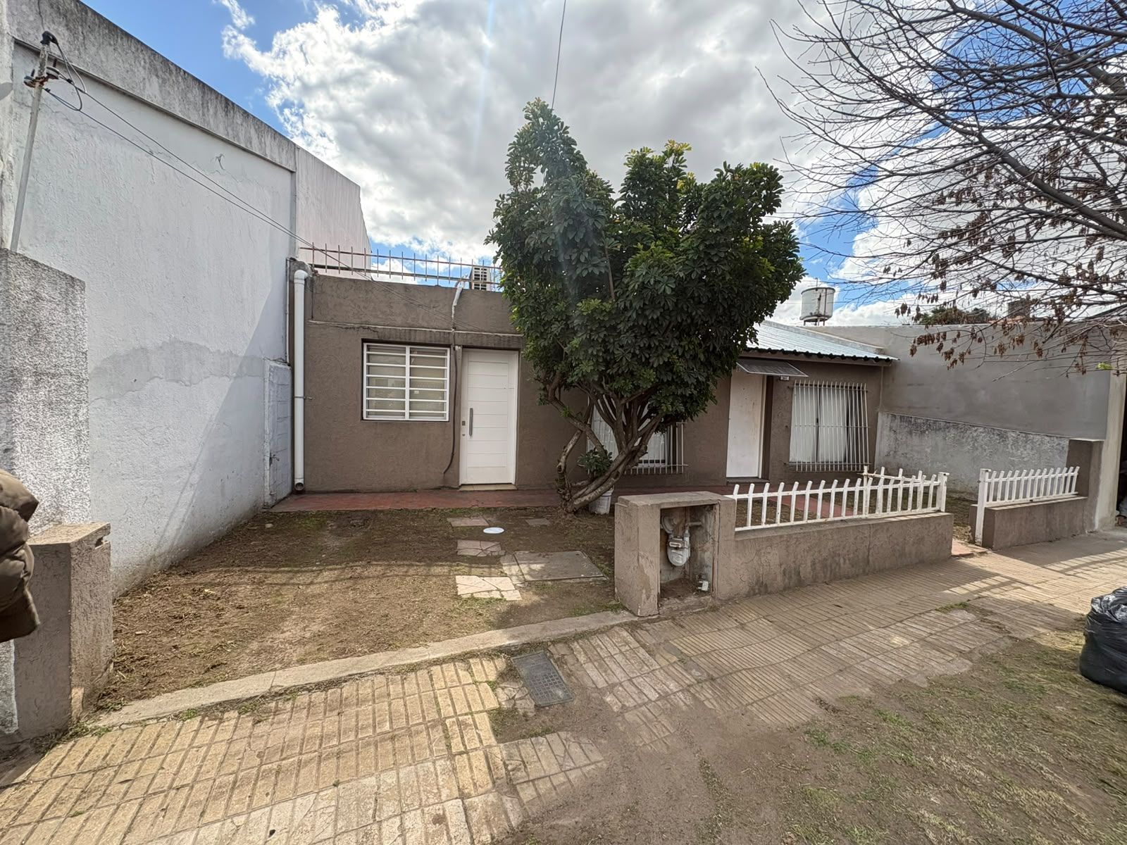 SE VENDE CASA EN LOMAS DEL MIRADOR - 1